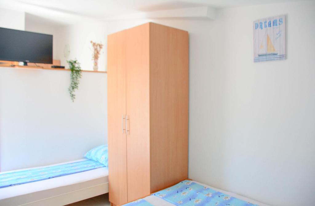 Apartmani prvi red do mora photo