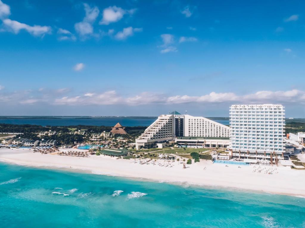 Coral Level at Iberostar Selection Cancun — Hotel in Cancun