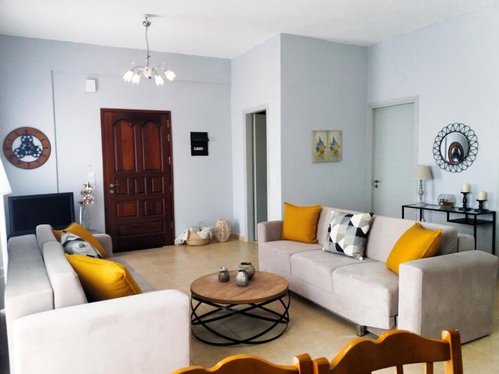 Lovely View Apartments — Hotel in Vlora