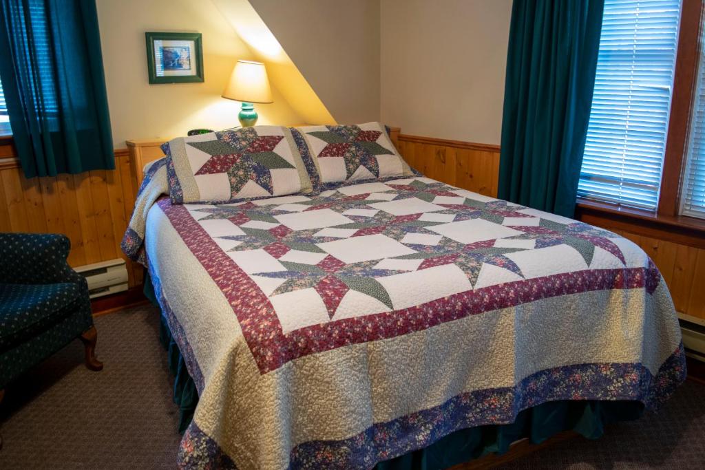 Crandell Mountain Lodge photo