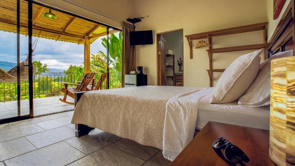 La Finca Lodge photo