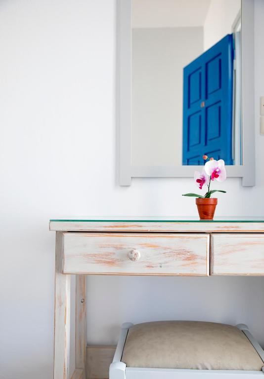 LALOS Rooms — Hotel in Paros Island