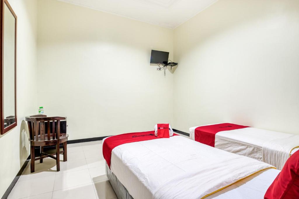 RedDoorz Syariah @ Ketintang Surabaya