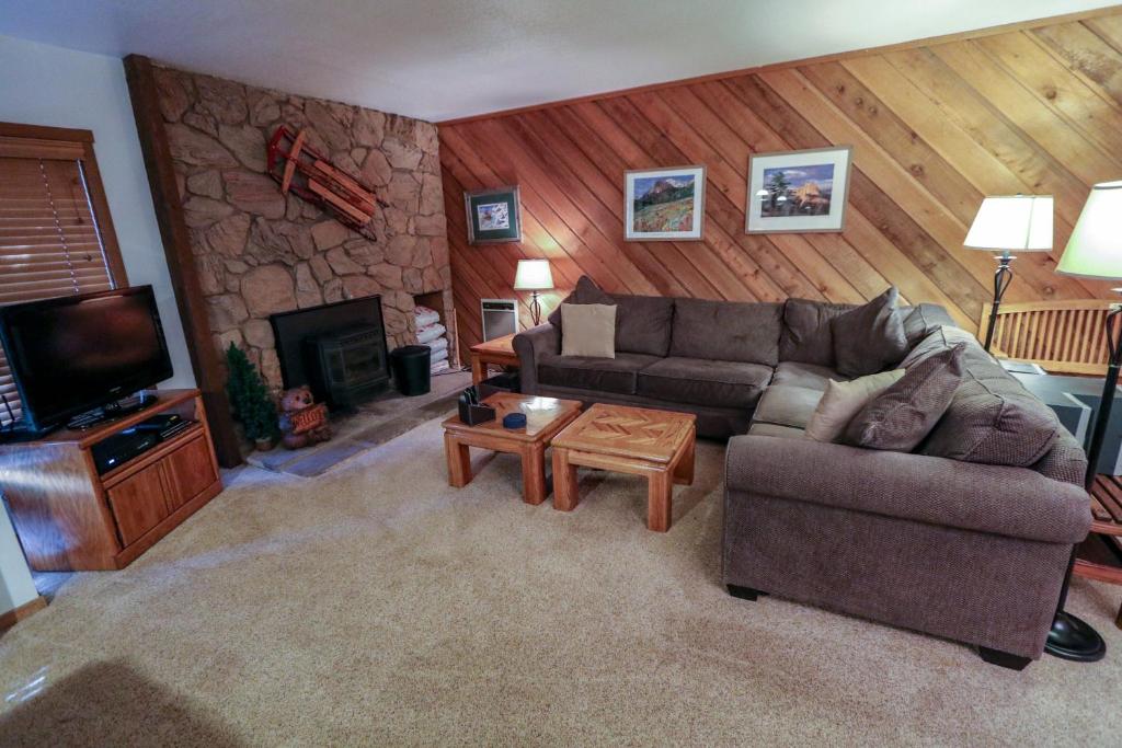 Mammoth Reservations, Mammoth Lakes