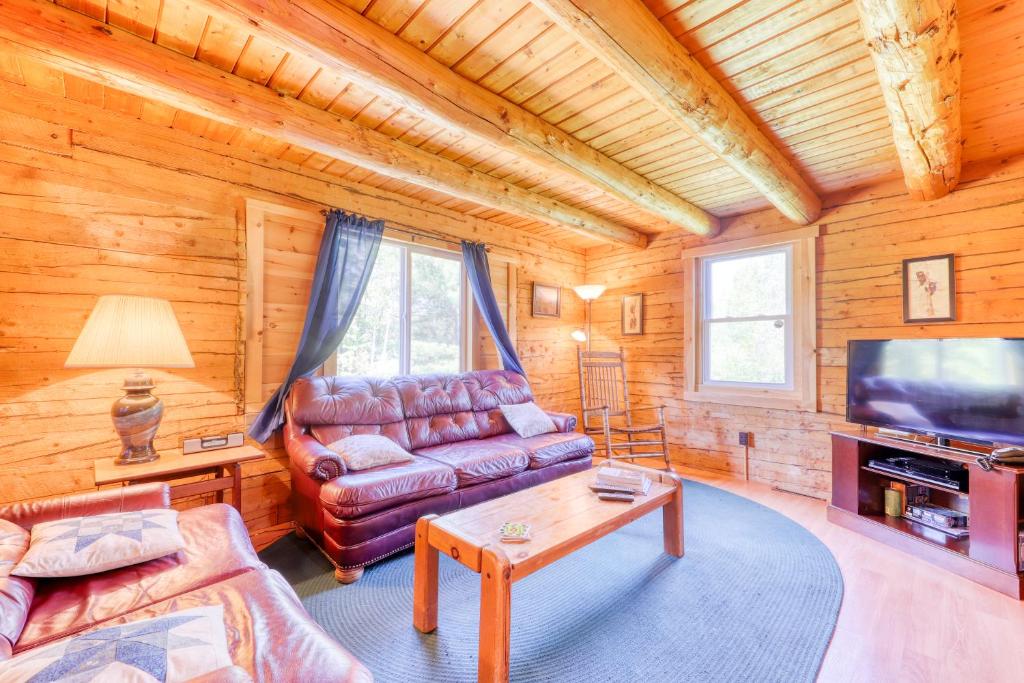Twin View Log Home photo