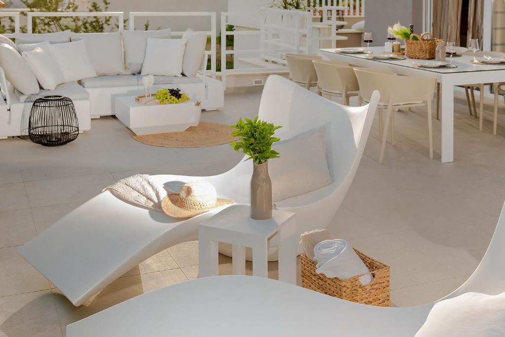 The Pleasurist only yours heated pool and terrace — Hotel in Split