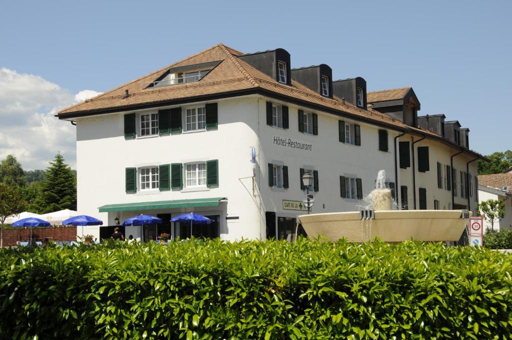 Hotel Restaurant La Croix Verte photo