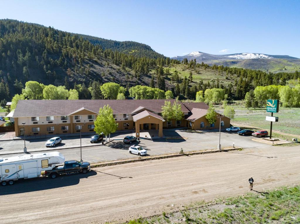 퀄리티 인 앤 스위트 피트니스 센터 이미지