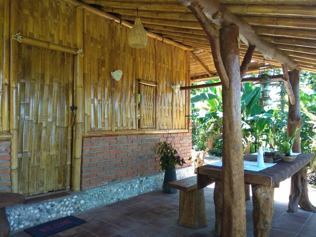 Bali mountain forest cabin