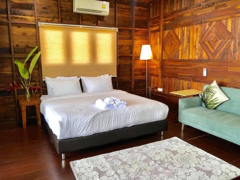 Itsara bungalow photo