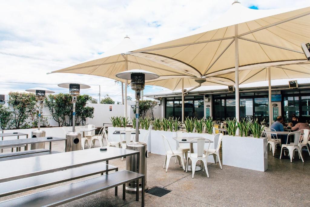 クロスローズ ホテル (Crossroads Hotel) レストラン