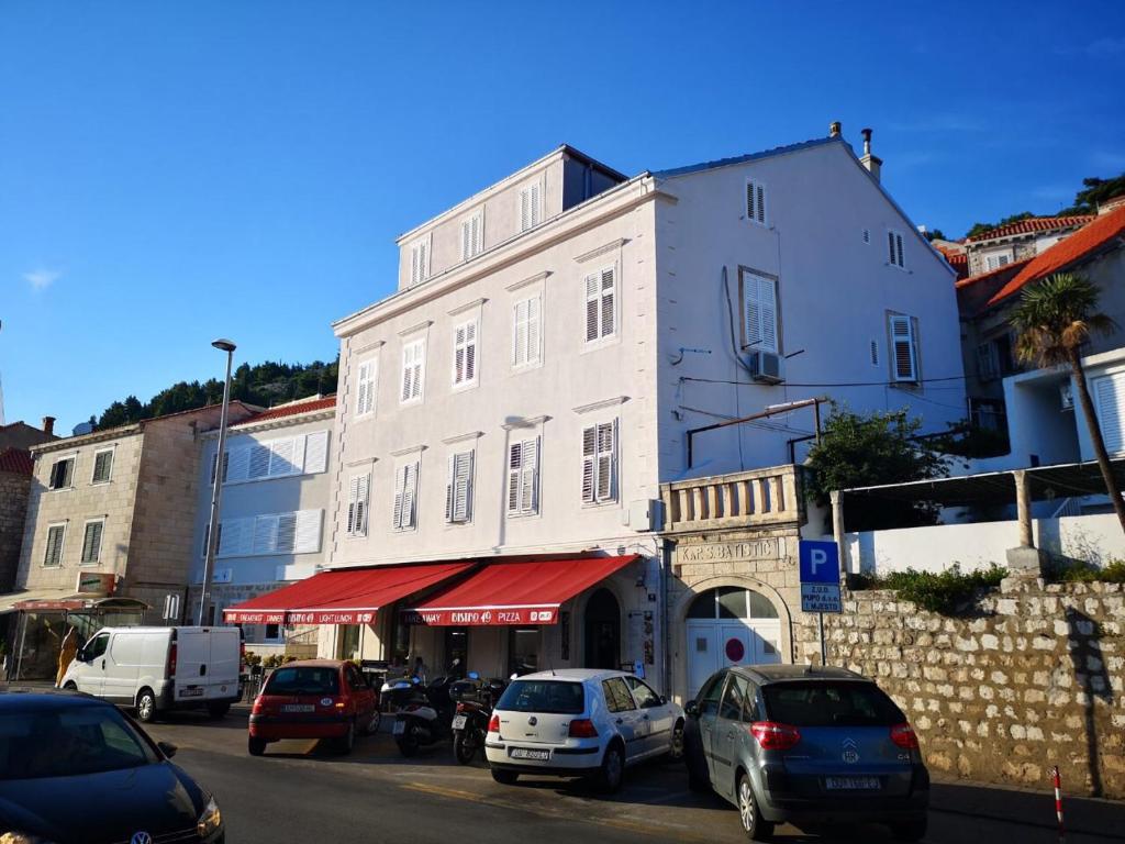 Main Bus Station Rooms — Hotel in Dubrovnik