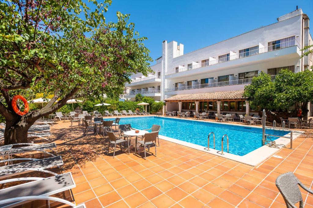 Hotel Gaya — Swimming pool in Peguera, Balearic Islands
