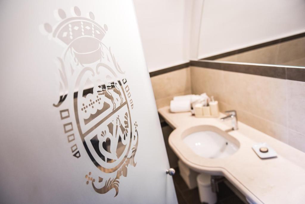 Baroni Giampiccolo Suite photo