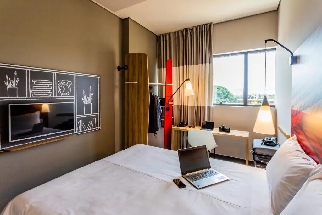 ibis Palmas Avenida JK，位于帕尔马斯的酒店