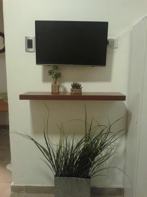 IDEAL Y UBICADISIMO A Mts de paseo ARISTIDES . - 5