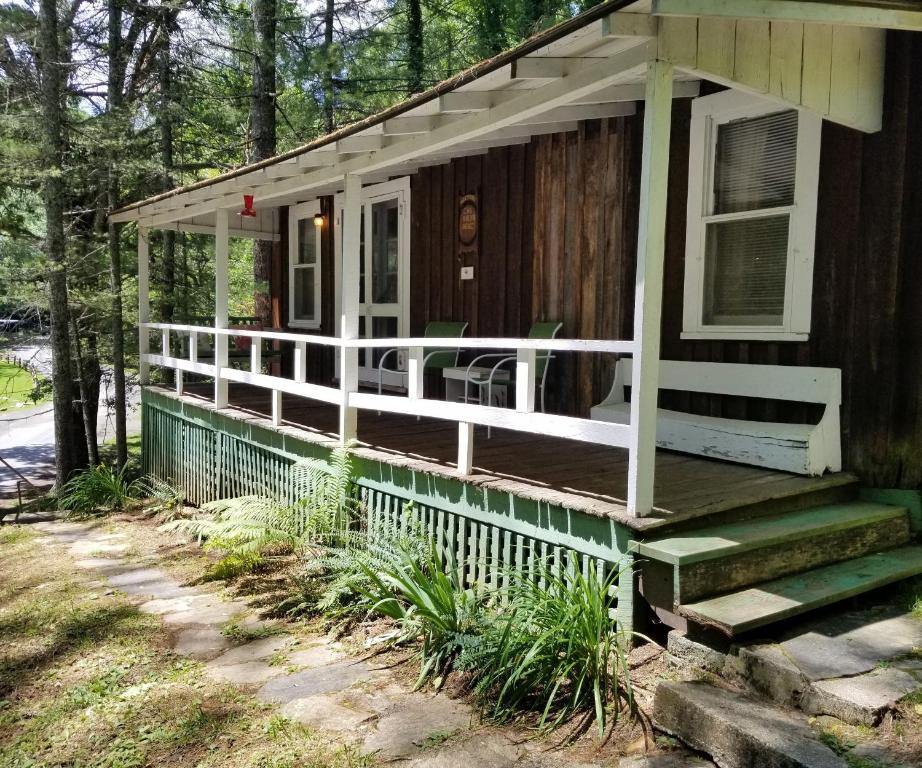 The Cabins at Healing Springs photo
