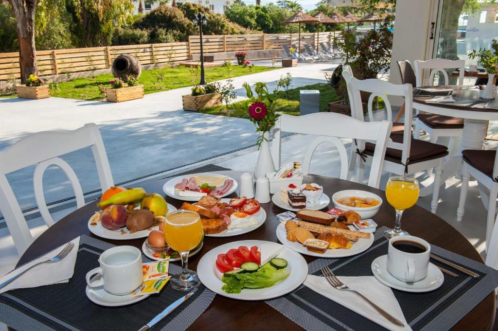 Amour Holiday Resort — Restaurant & bars in Sidari, Ionian Islands