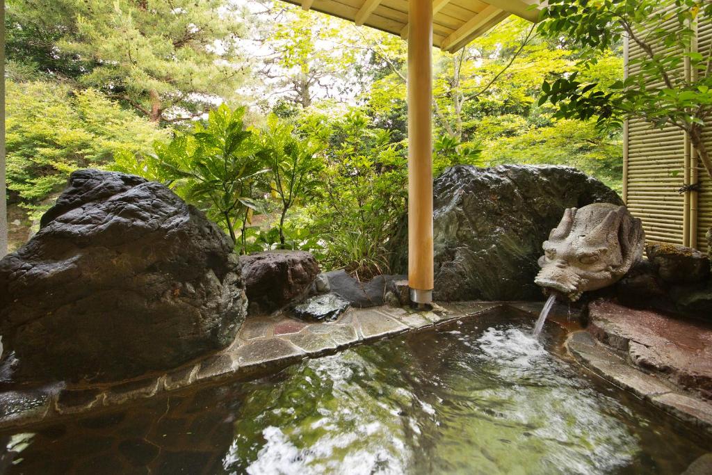 Open air bath