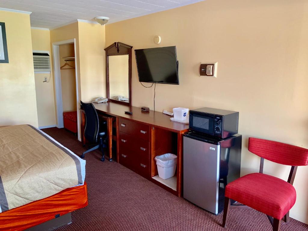 Budget Inn Mifflintown photo