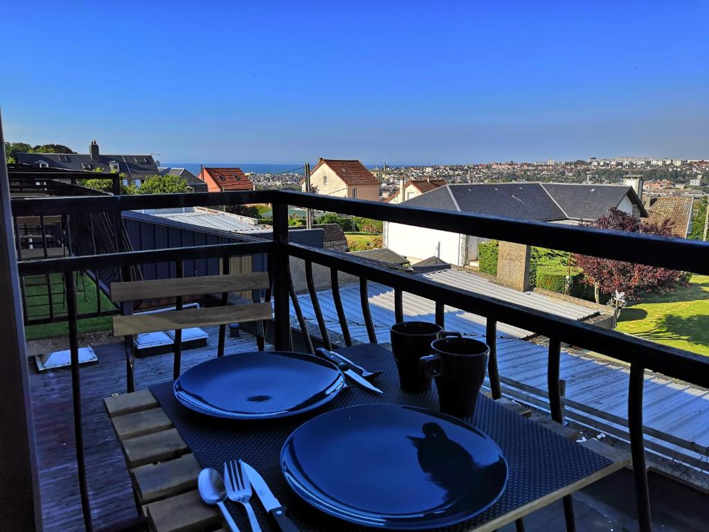 Escale Dieppe Gambetta - Appart et Studios 2-6 personnes Vue Ville et Mer — Hotel in Dieppe