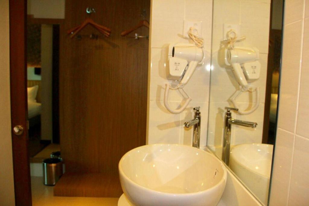 906 Premier Hotel photo