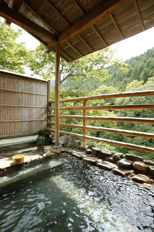 Hot spring bath