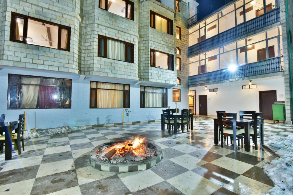 Kapoor Resorts — Hotel in Manali