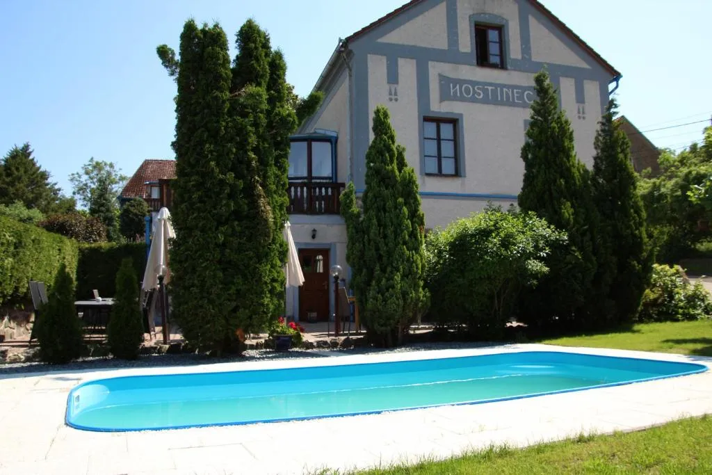 Penzion Stranny, hotel a Stranný
