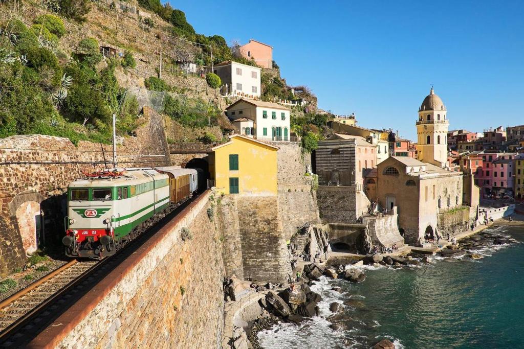 ALTIDO Light Flat with Great View, Cinque Terre photo