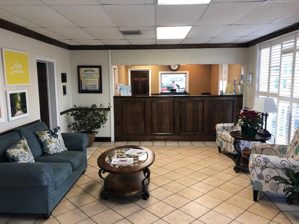 Days Inn by Wyndham Natchez photo