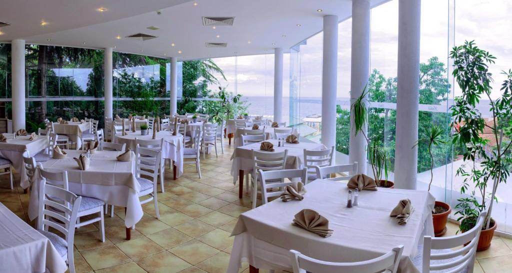 Luna Beach Hotel - All Inclusive — Restaurant & bars in Golden Sands, Varna Region