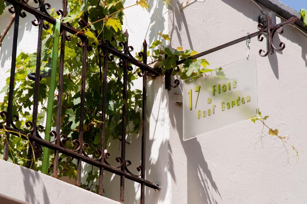 17 flats and Roof Garden — Hotel in Athens