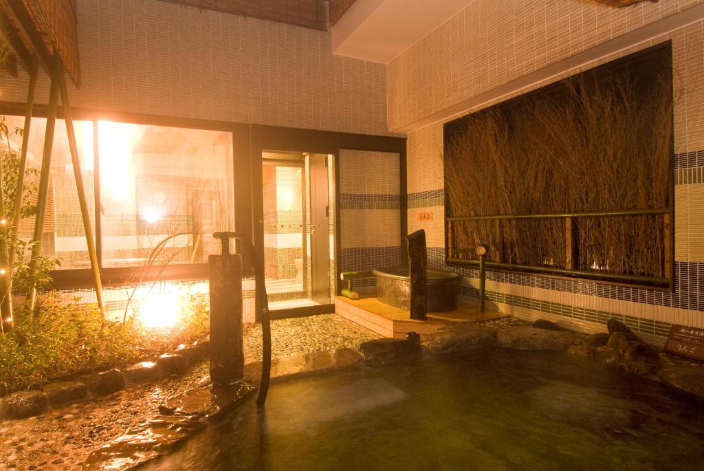 Hot spring bath