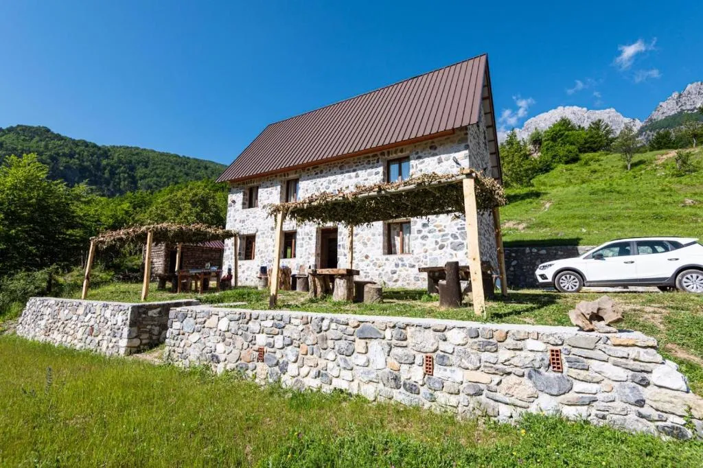Guest house PANORAMA, hotel en Theth