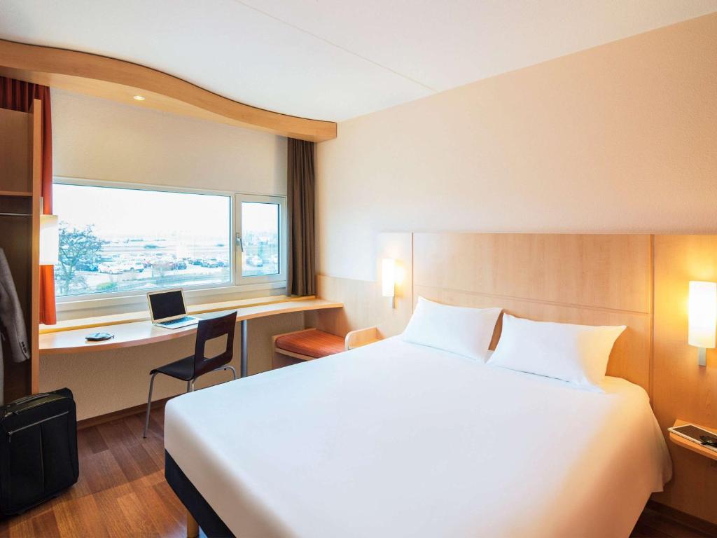 Ibis Schiphol Amsterdam Airport Photo 26
