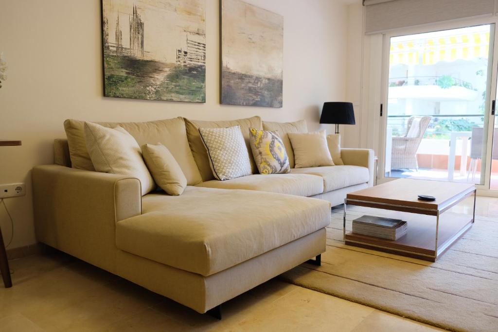 luxury modern apartment with terrace, pool and garage! - 5