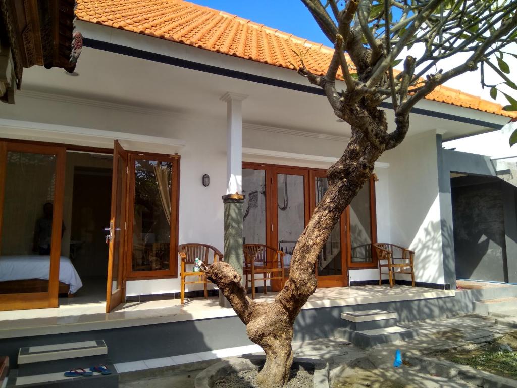 Guna Graha Kuta by Kamara photo