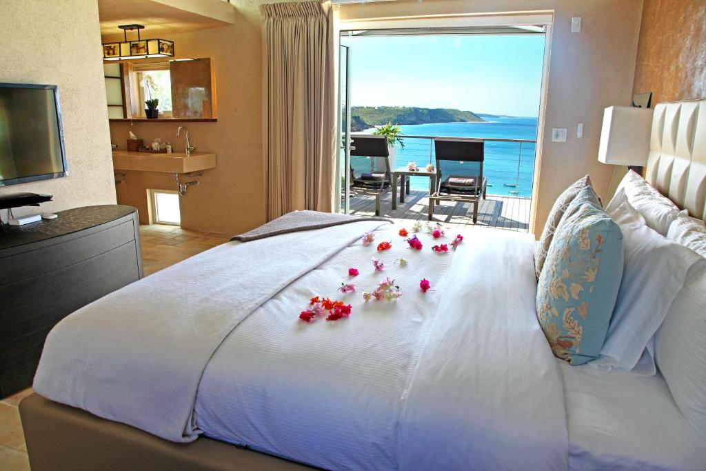 Luxury Three-Bedroom Villa with Private Pool , CeBlue Villas in Anguilla