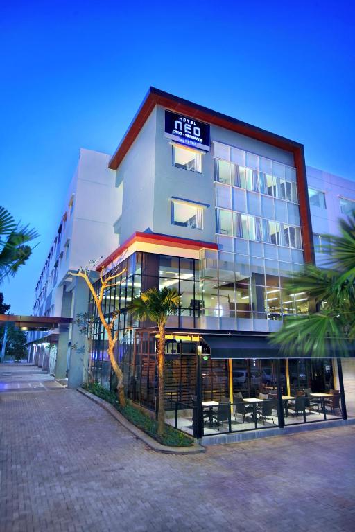 Hotel Neo Candi Simpang Lima - Semarang by ASTON photo