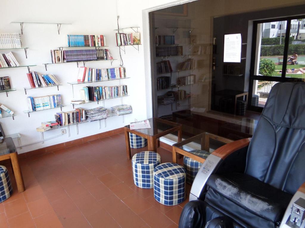 Apartamentos Turisticos Silchoro — Hotel rooms in Albufeira, Faro