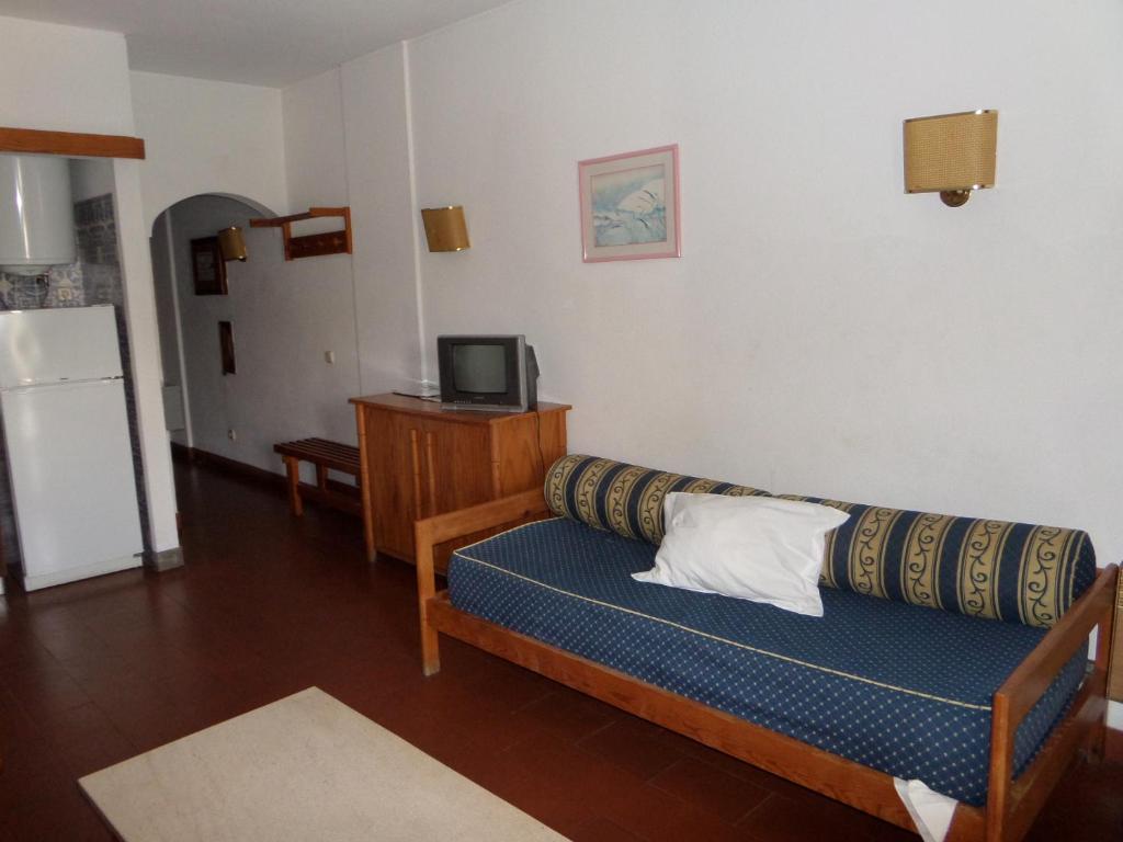 Apartamentos Turisticos Silchoro — Hotel rooms in Albufeira, Faro