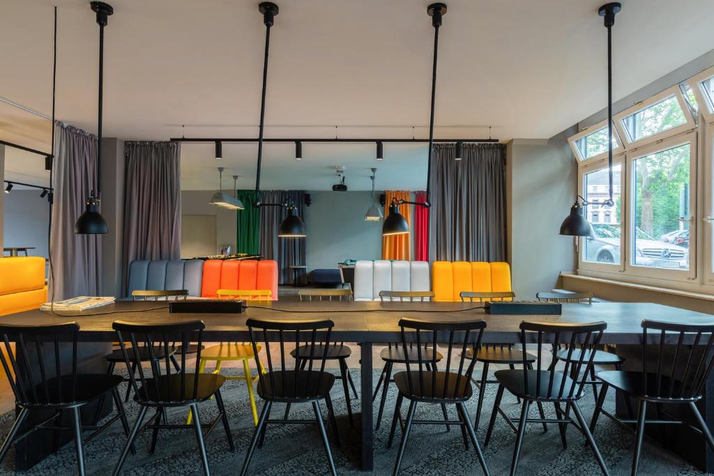 A&o DÜsseldorf Hauptbahnhof Photo 7