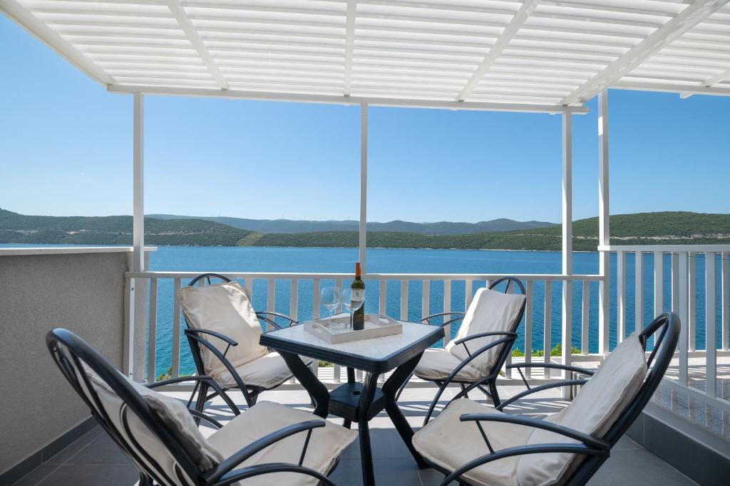 Apartments Lukrecia, Neum