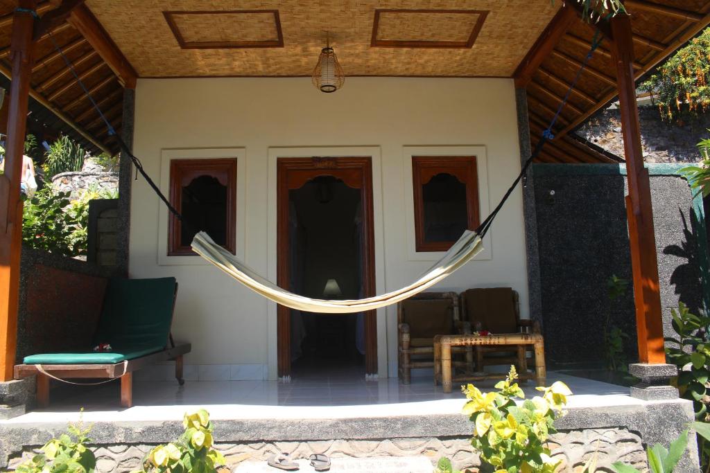 Bamboo Bali Bungalows Amed photo