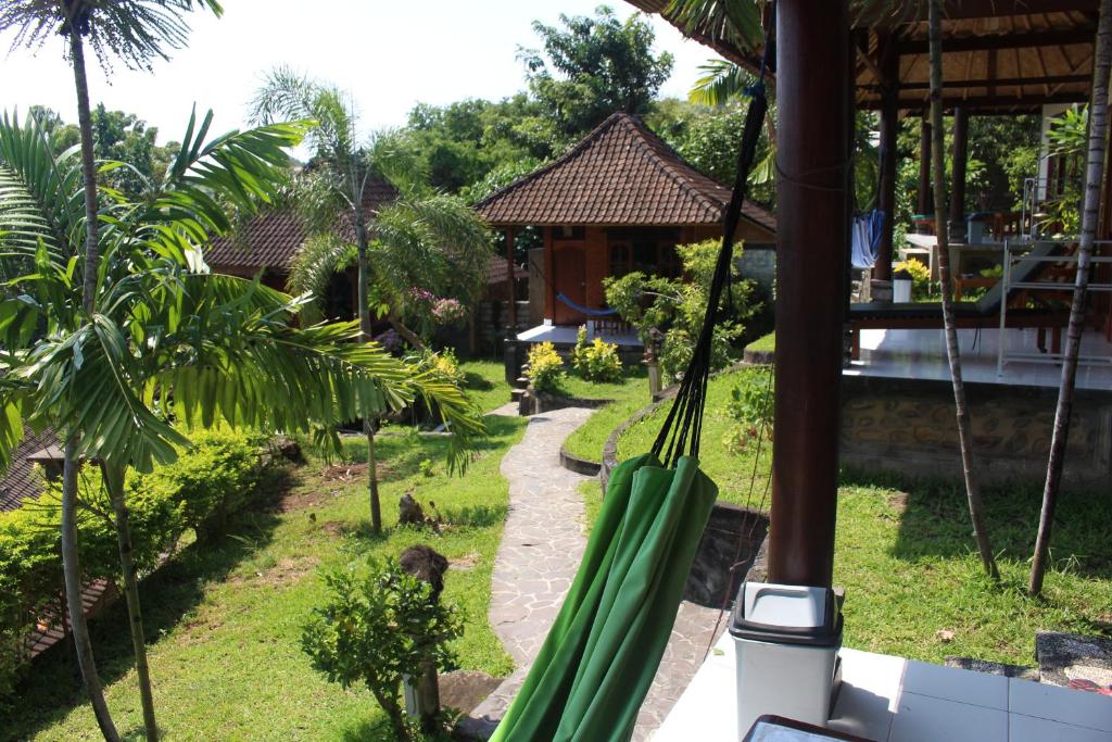 Bamboo Bali Bungalows Amed photo