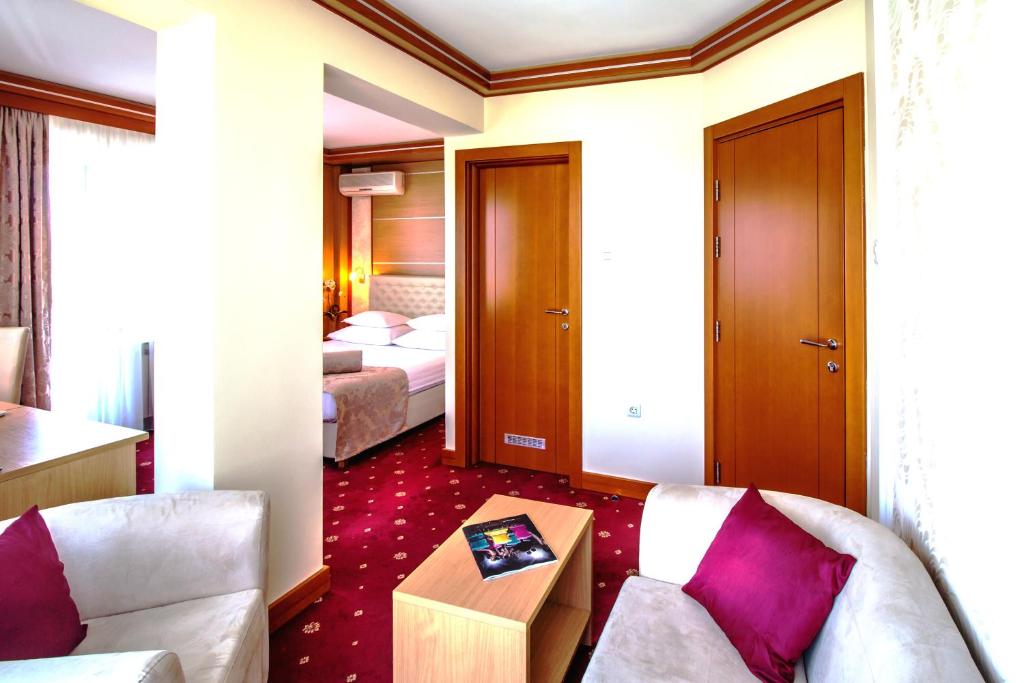 Hotel Cezar Banja Luka - 4