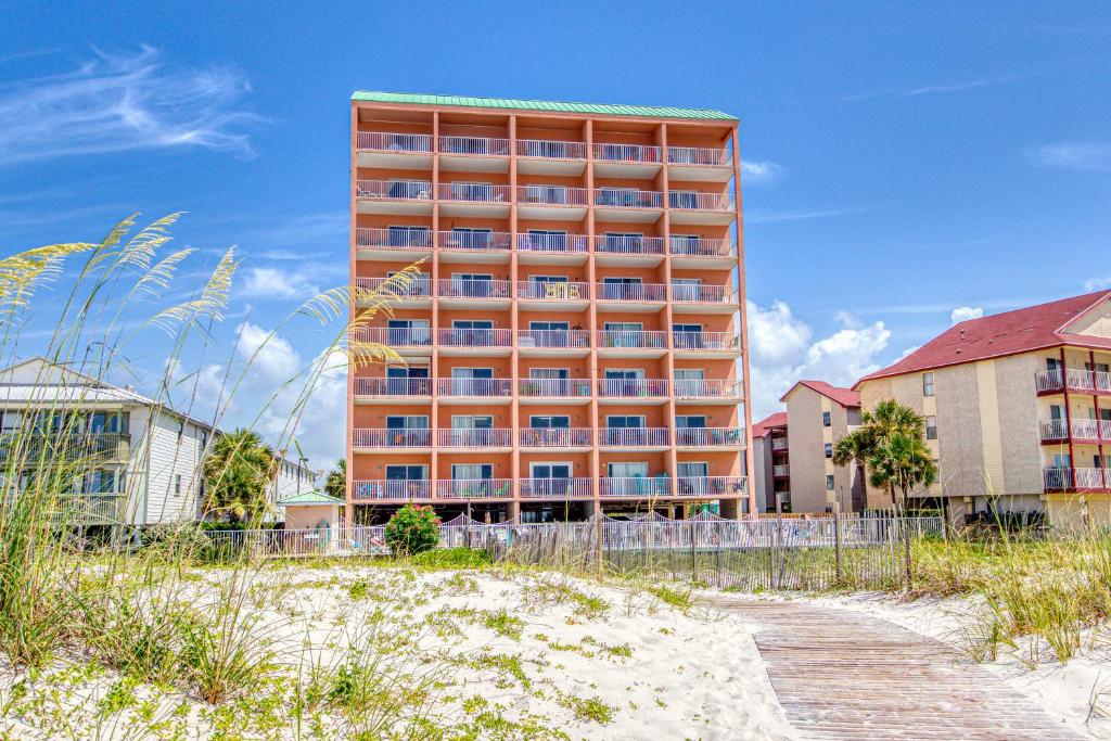 Tropic Isle photo