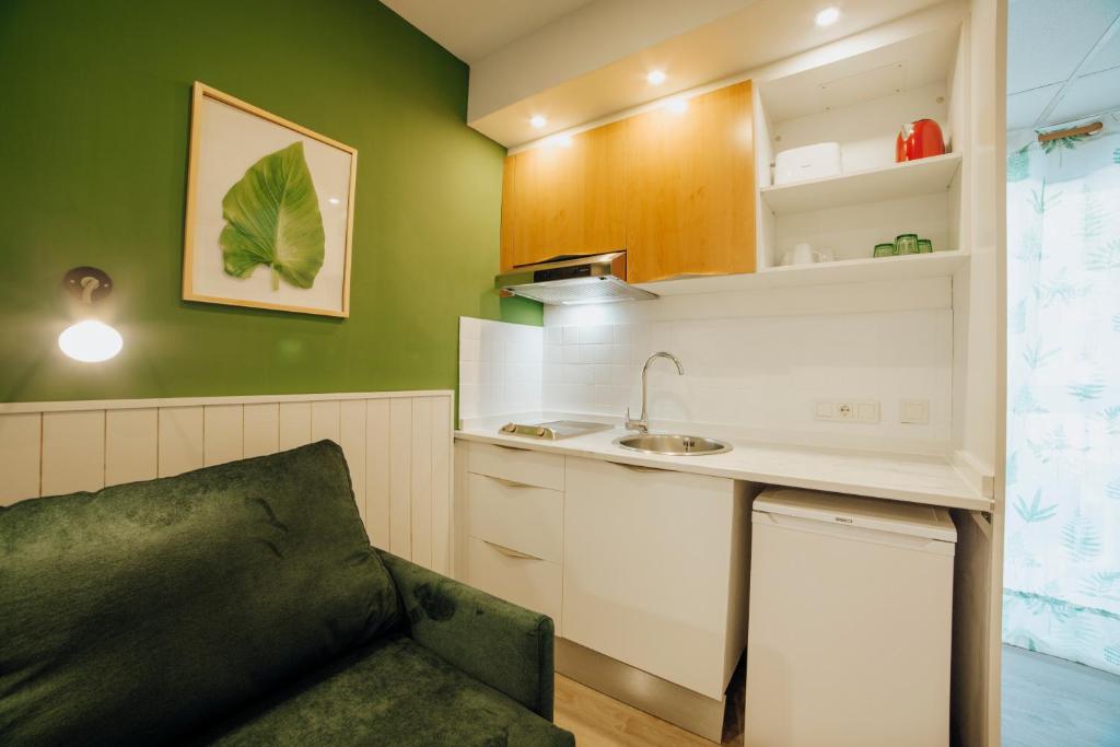 Apartamentos Palm Court — Hotel rooms in Benidorm, Valencian Community