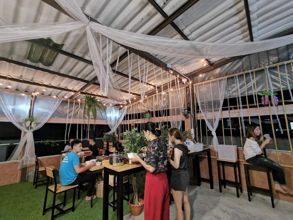 白色房子青年旅馆 (White House Hostel)